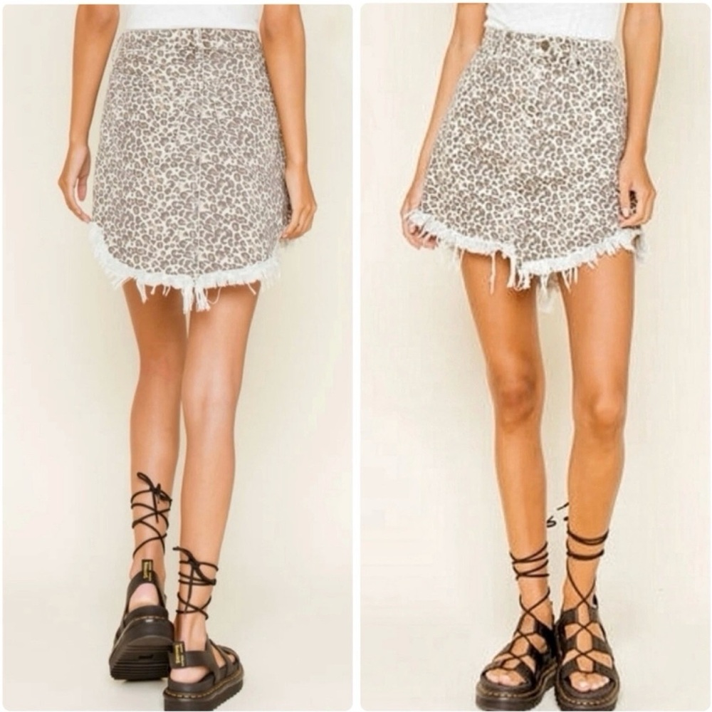 We The Free People Women’s Bailey Leopard Raw Frayed Hem Denim Mini Skirt Sz 26